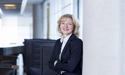 حضور خانم پترا کول مَن، رئیس کل مجموعه نمایشگاه‌­های صنایع لاستیک و پلاستیک جهانی دوسلدورف در تهران